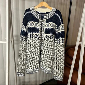 Alpaca Cardigan - Size M Nordic Vibes